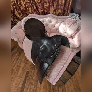 Elegant Dark Brown Leather Saddle